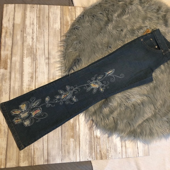 Duchesse embroidered flare jeans, size 4 - Picture 3 of 8